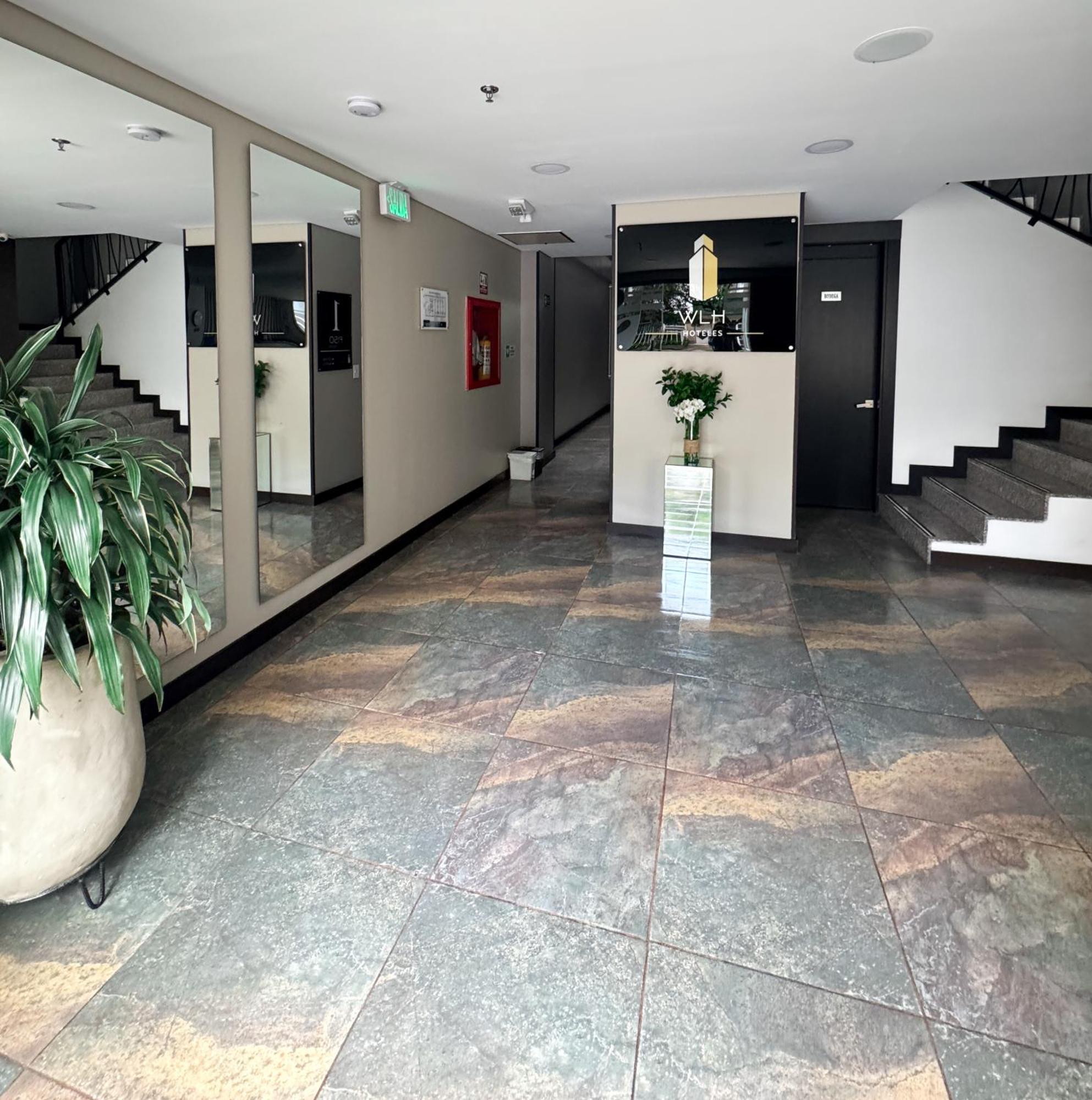 Hotel Wlh Silver Corferias Bogota Exterior photo