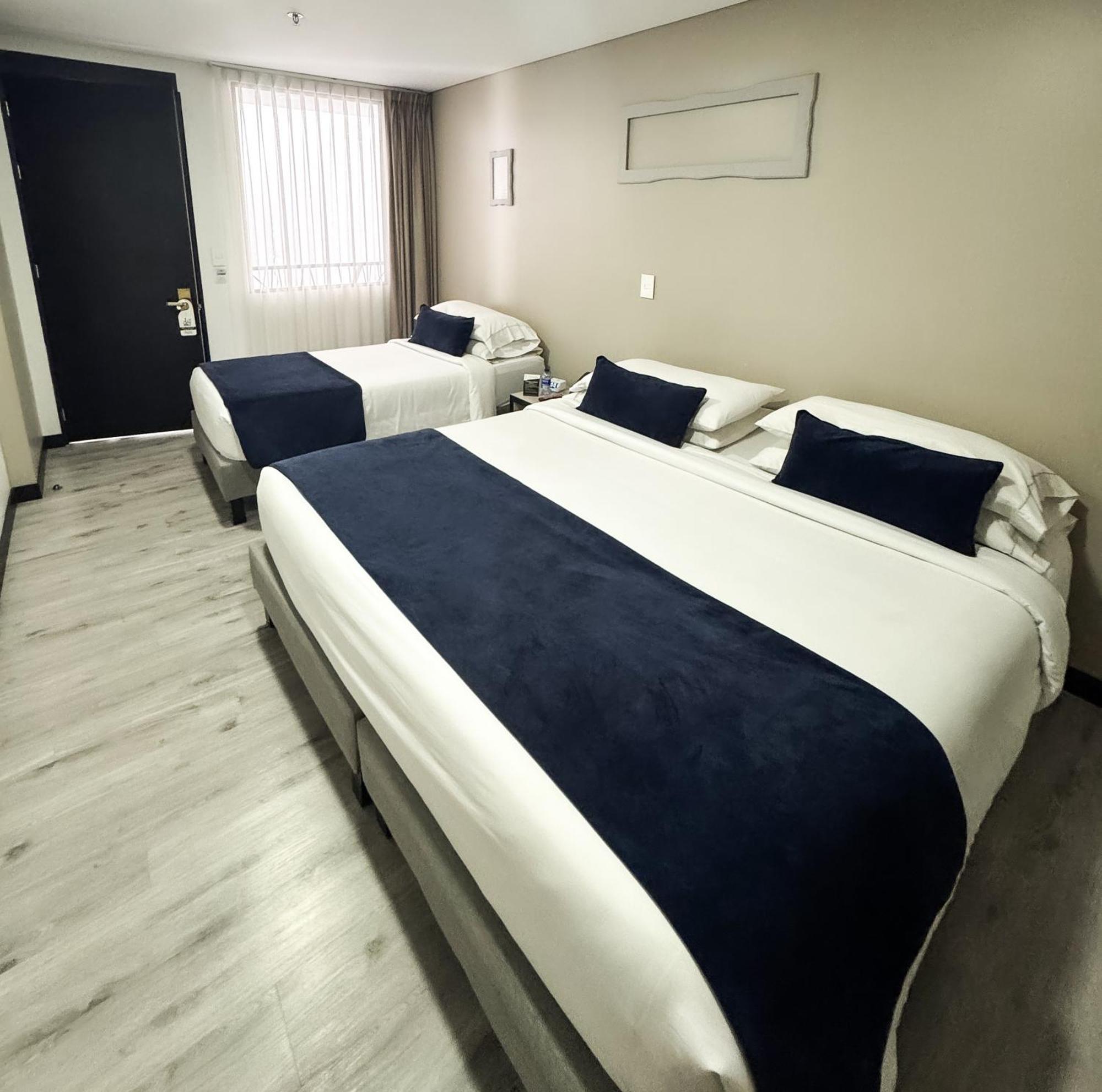 Hotel Wlh Silver Corferias Bogota Exterior photo