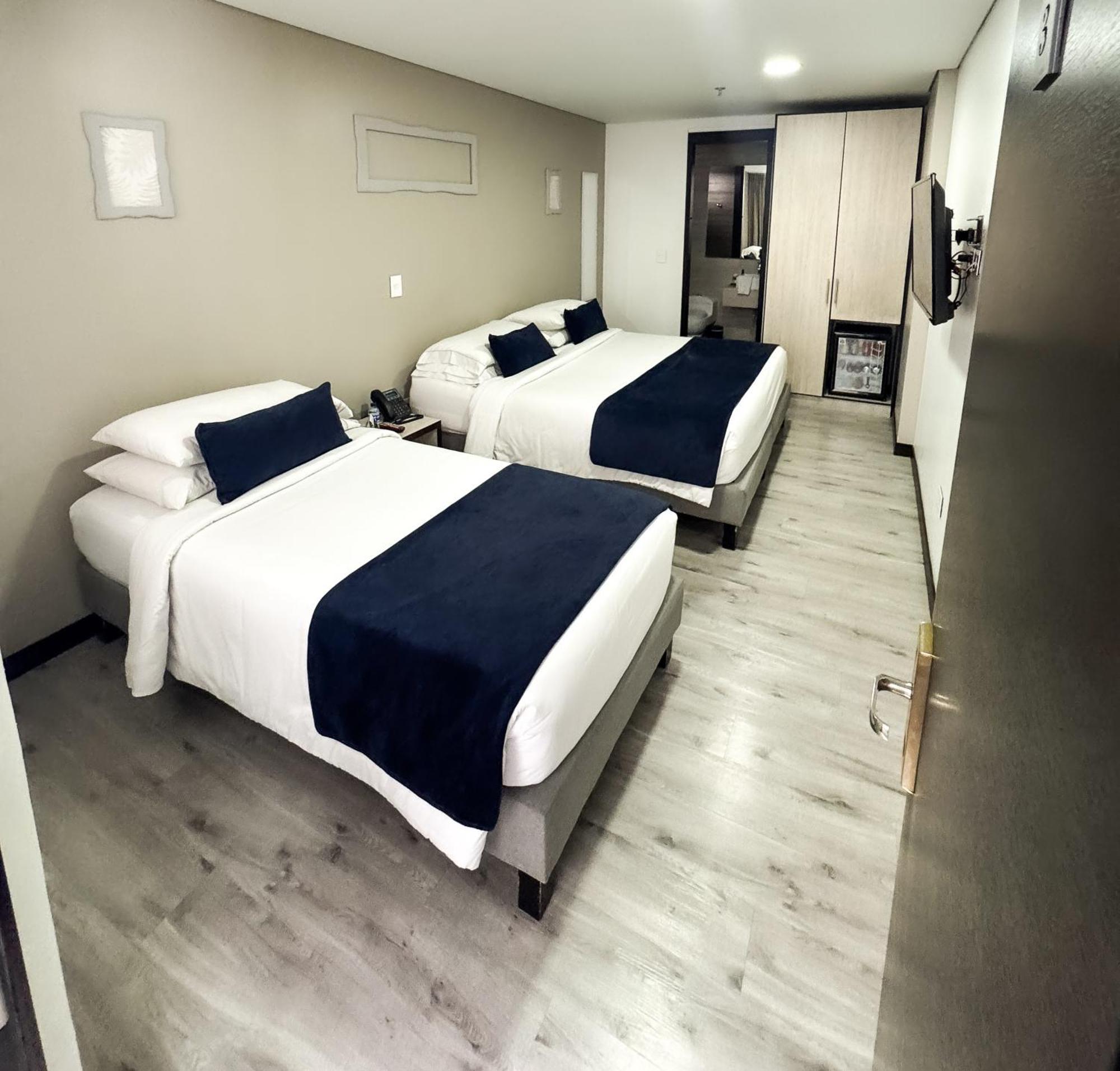 Hotel Wlh Silver Corferias Bogota Exterior photo